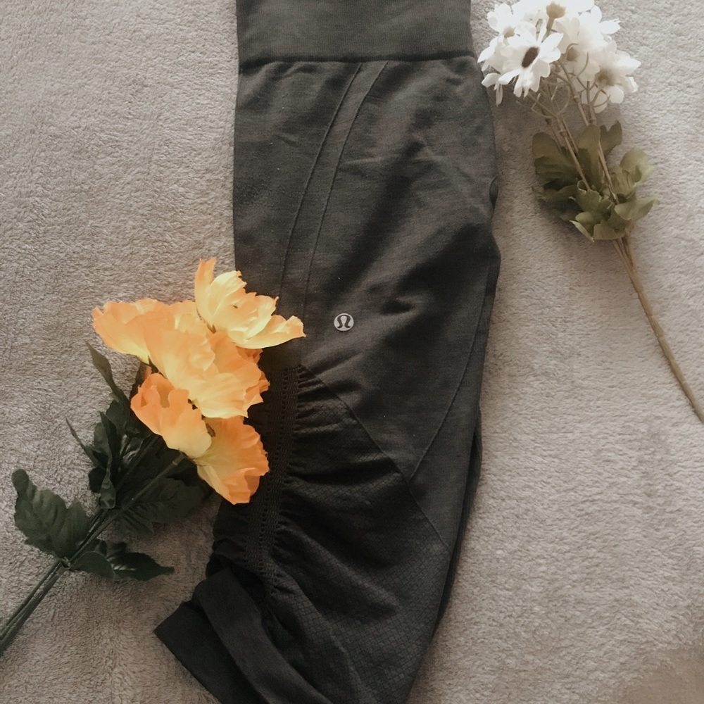 Lulu lemon seem less high waisted leggings
